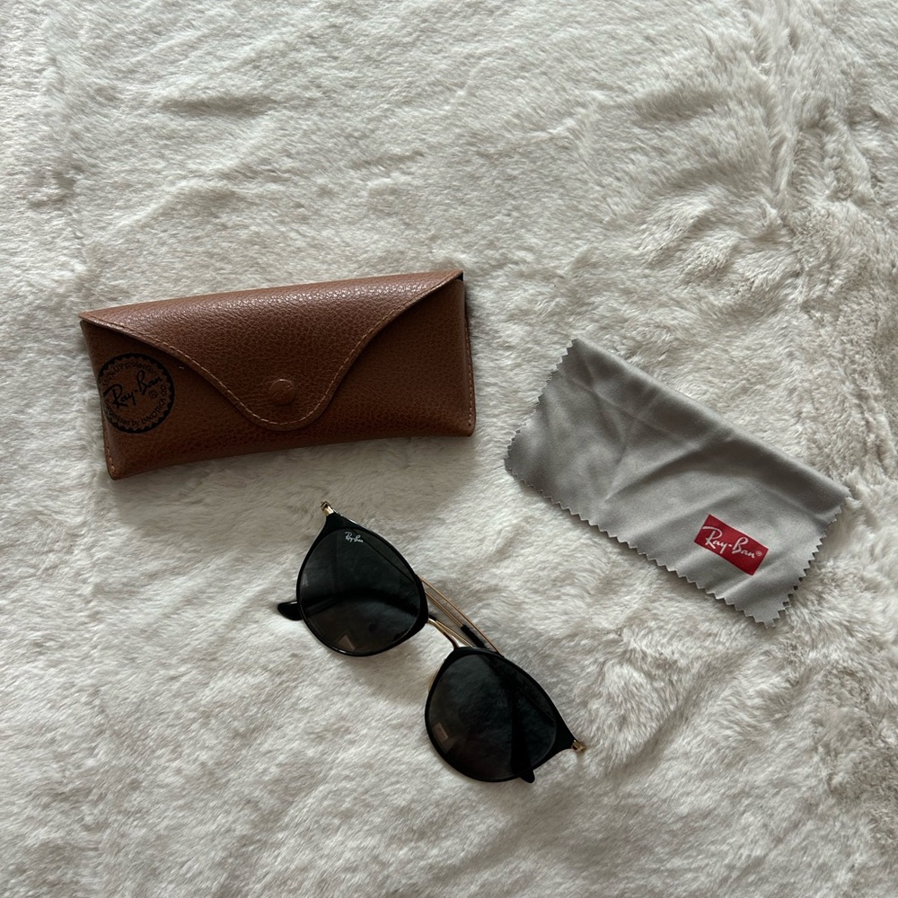 Ray-Ban Sunglasses with Brown Case